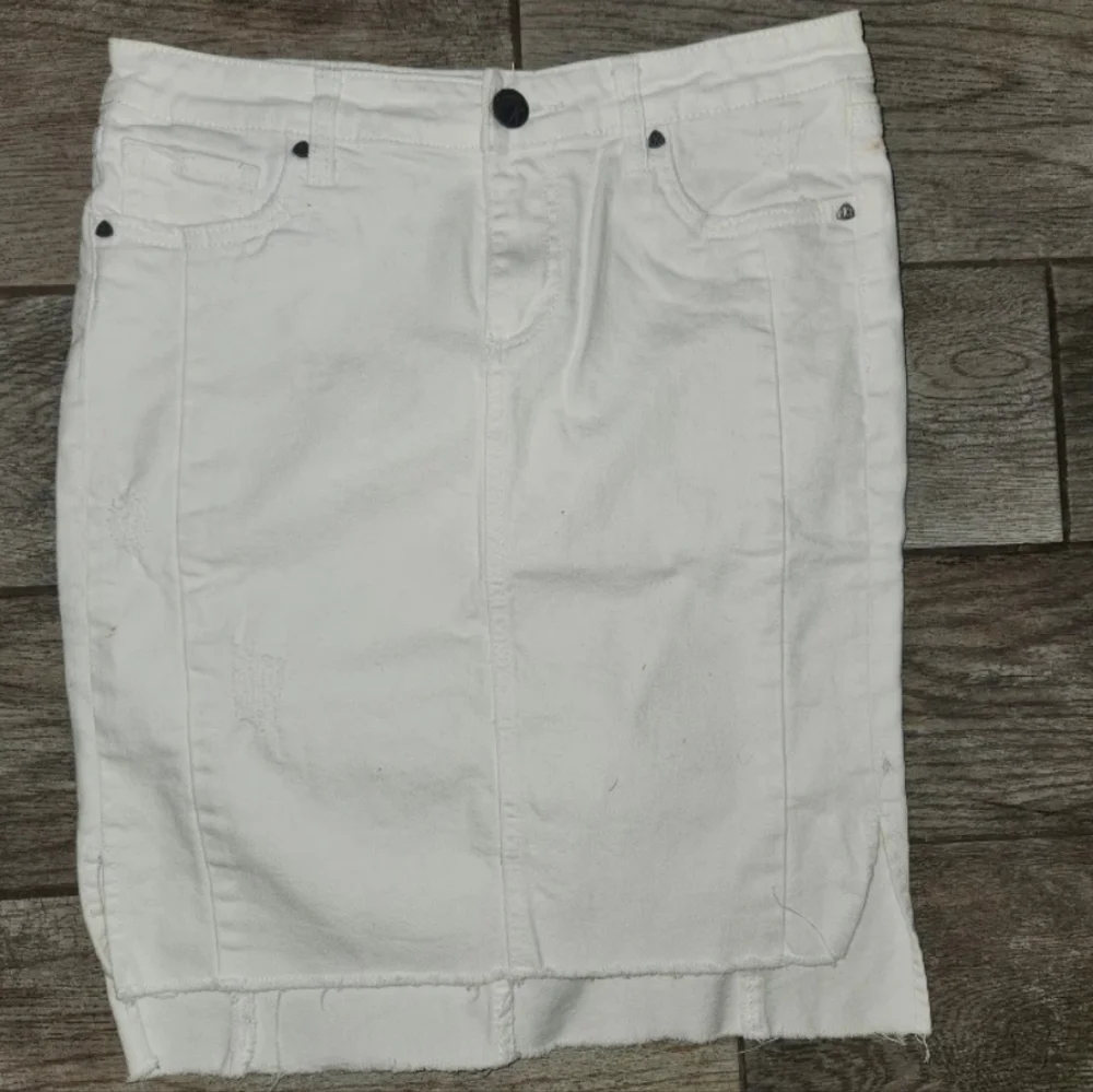 Kut from the Kloth White Denim‎ Connie Skirt 6